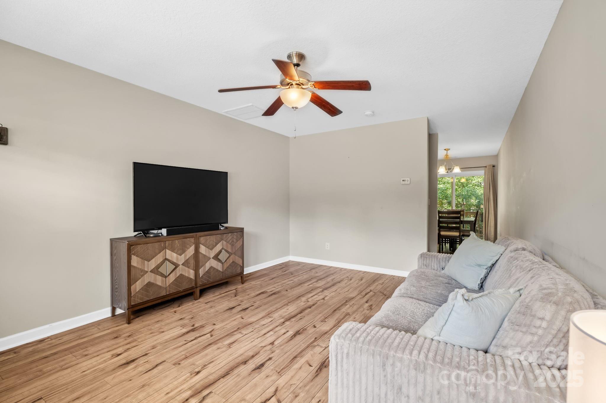 33 English Ivy Road Asheville NC 28806