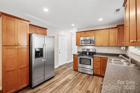 33 English Ivy Road Asheville NC 28806