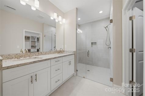 831B Wynnshire Drive Hickory NC 28601