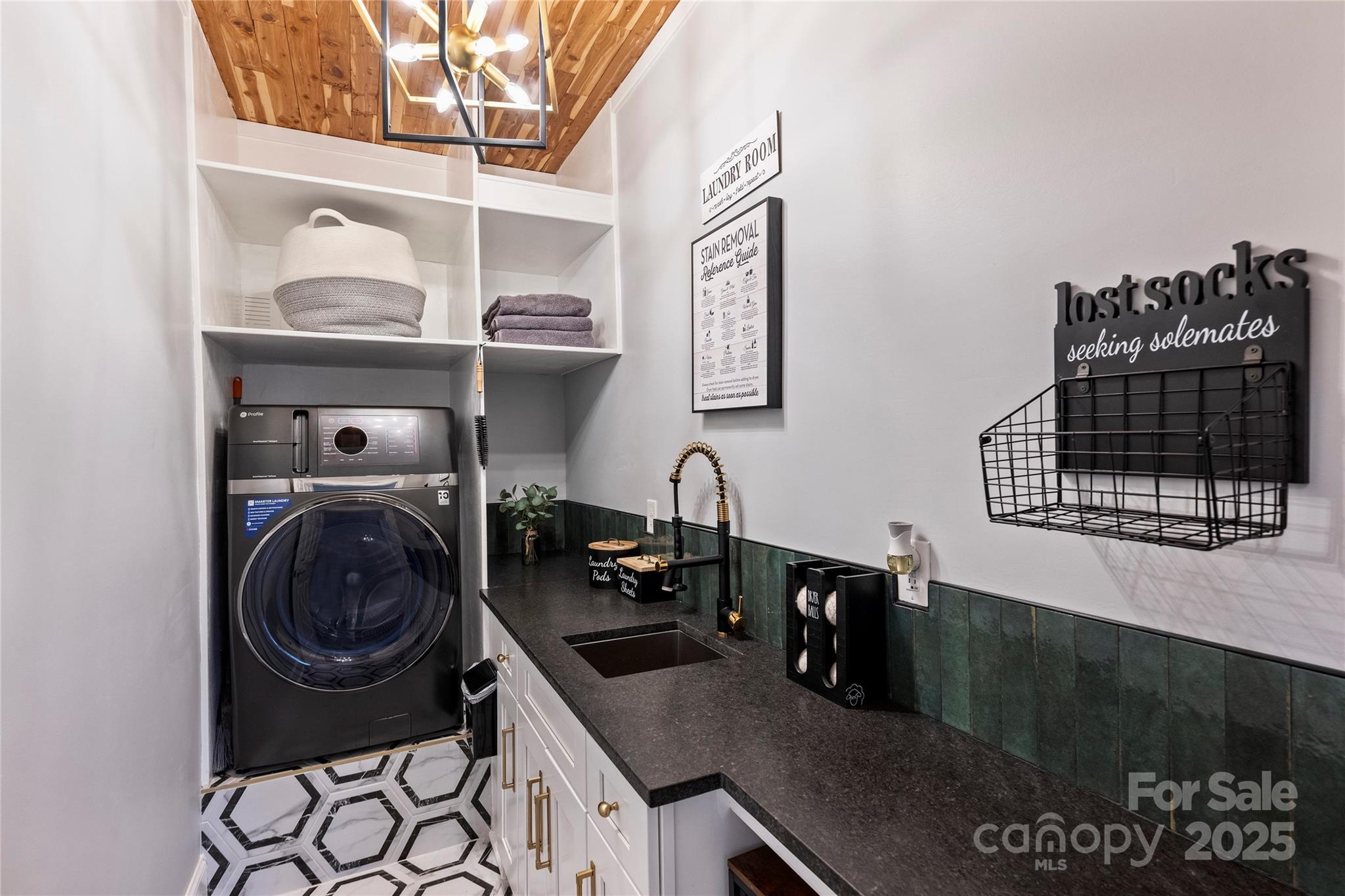 4335 Piper Glen Drive Charlotte NC 28277