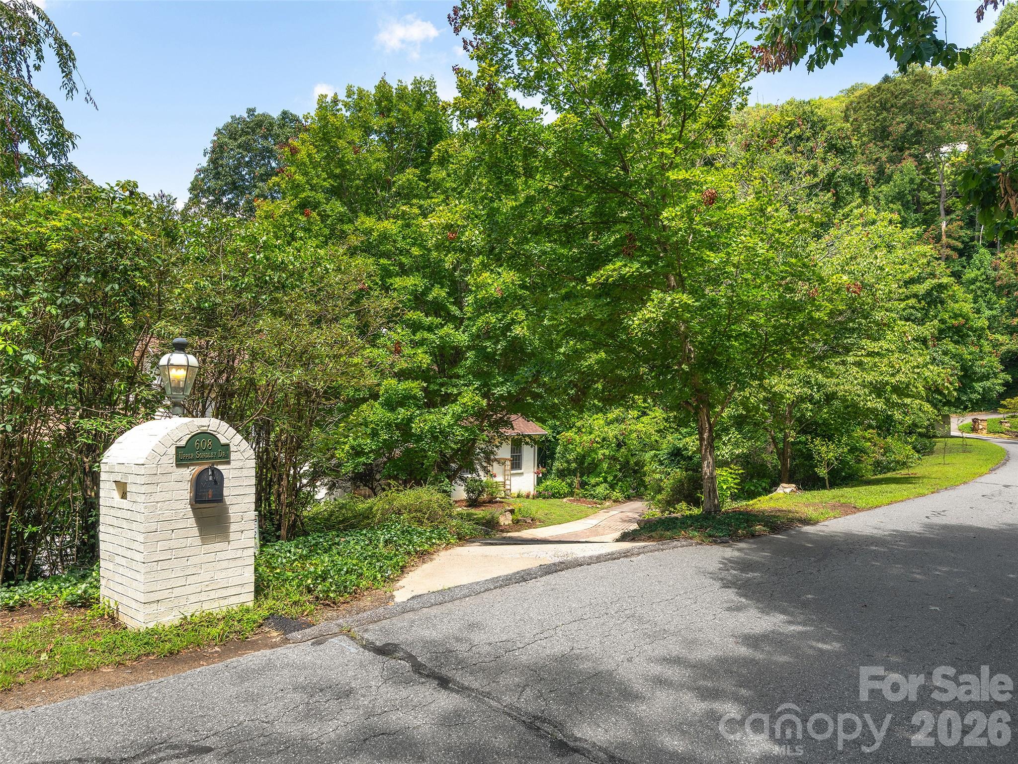 608 Upper Sondley Drive Asheville NC 28805