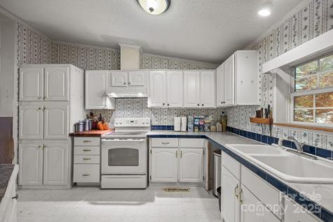 74 Davis Chapel Road Candler NC 28715