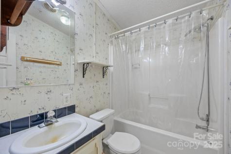 74 Davis Chapel Road Candler NC 28715