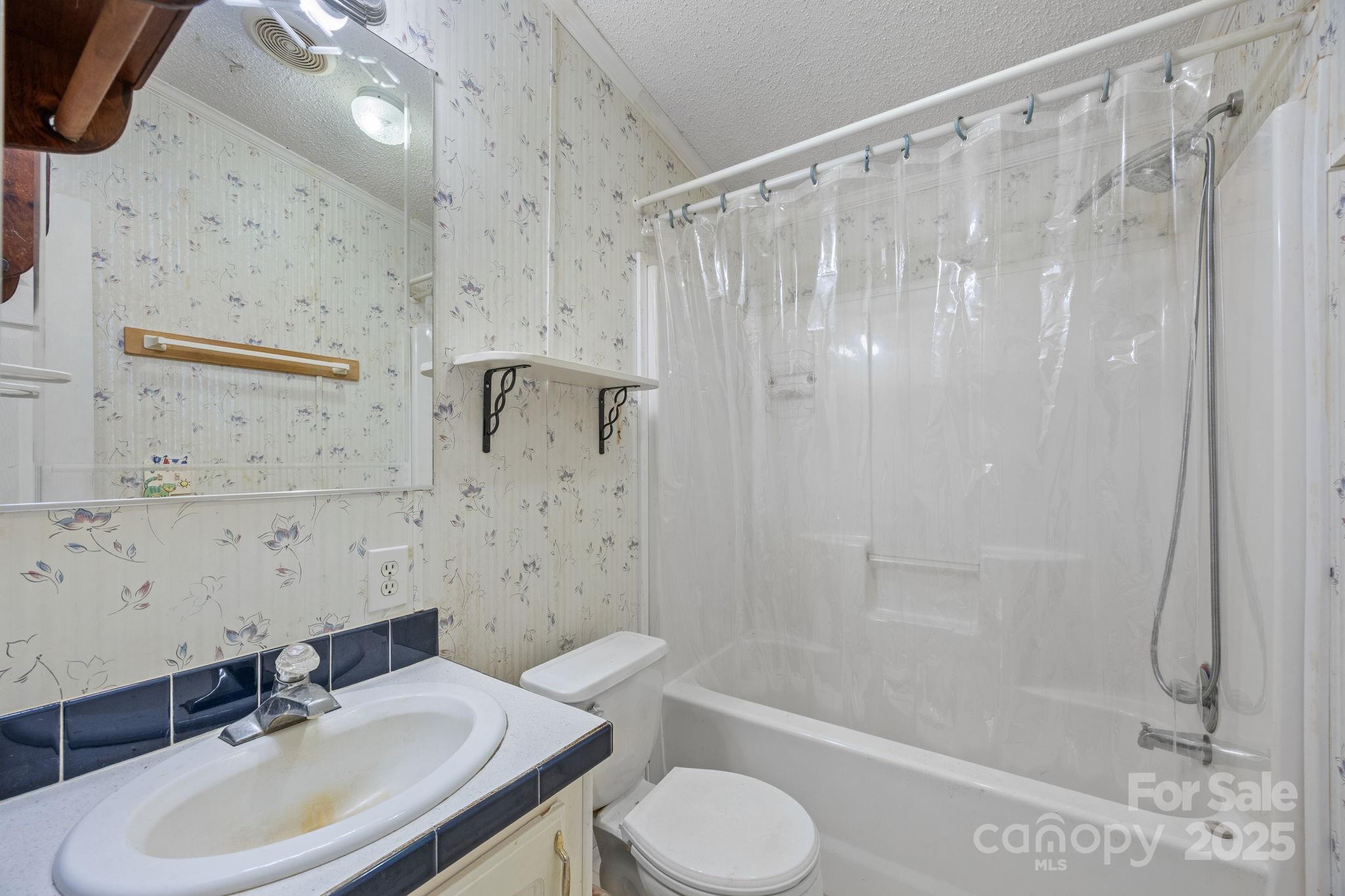 74 Davis Chapel Road Candler NC 28715