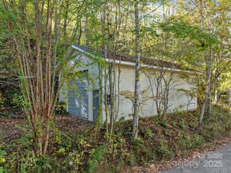 74 Davis Chapel Road Candler NC 28715