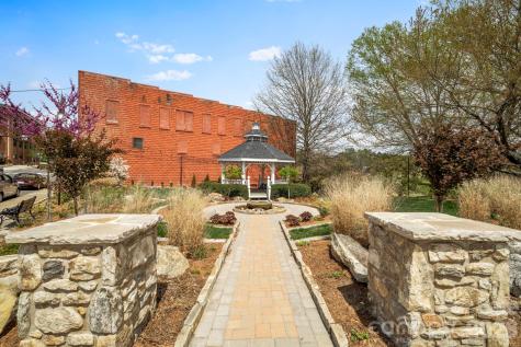 132 Ridgeview Lane Mars Hill NC 28754