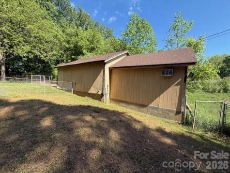2041 Clyde Street Dallas NC 28034