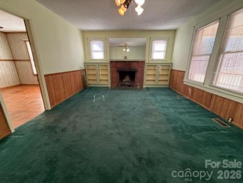 2041 Clyde Street Dallas NC 28034