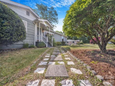 105 Smith Graveyard Road Asheville NC 28806
