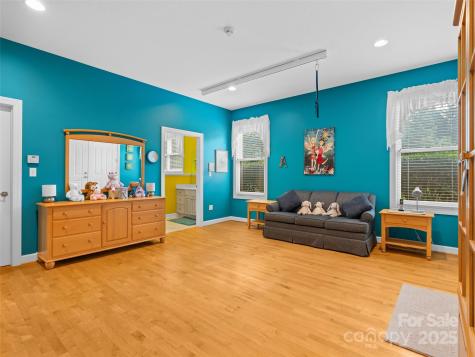 5 Reynolds Place Asheville NC 28804