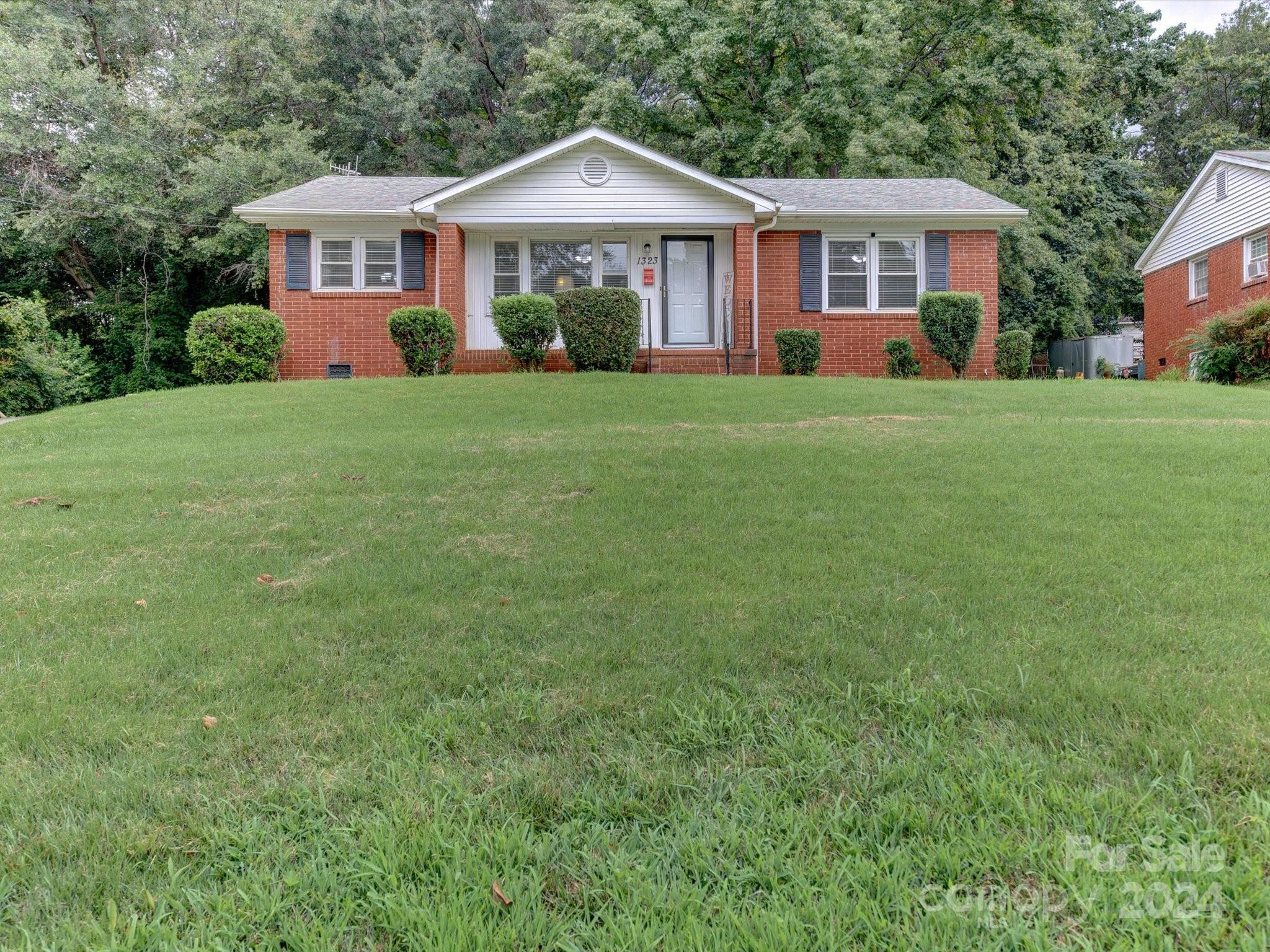 1323 Dean Street Charlotte NC 28216