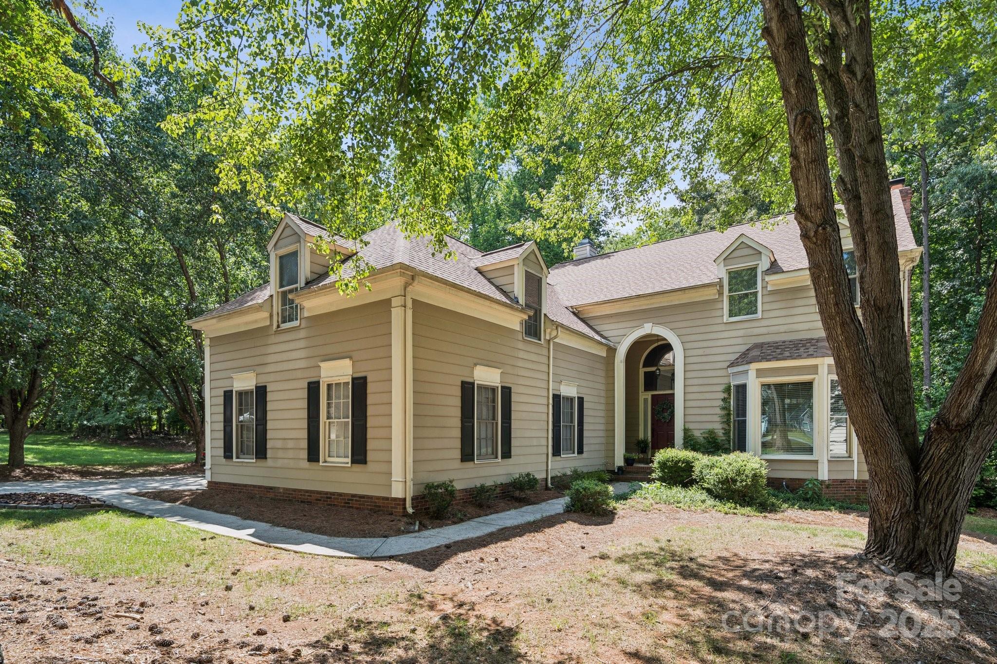 4716 Heatherton Place Charlotte NC 28270