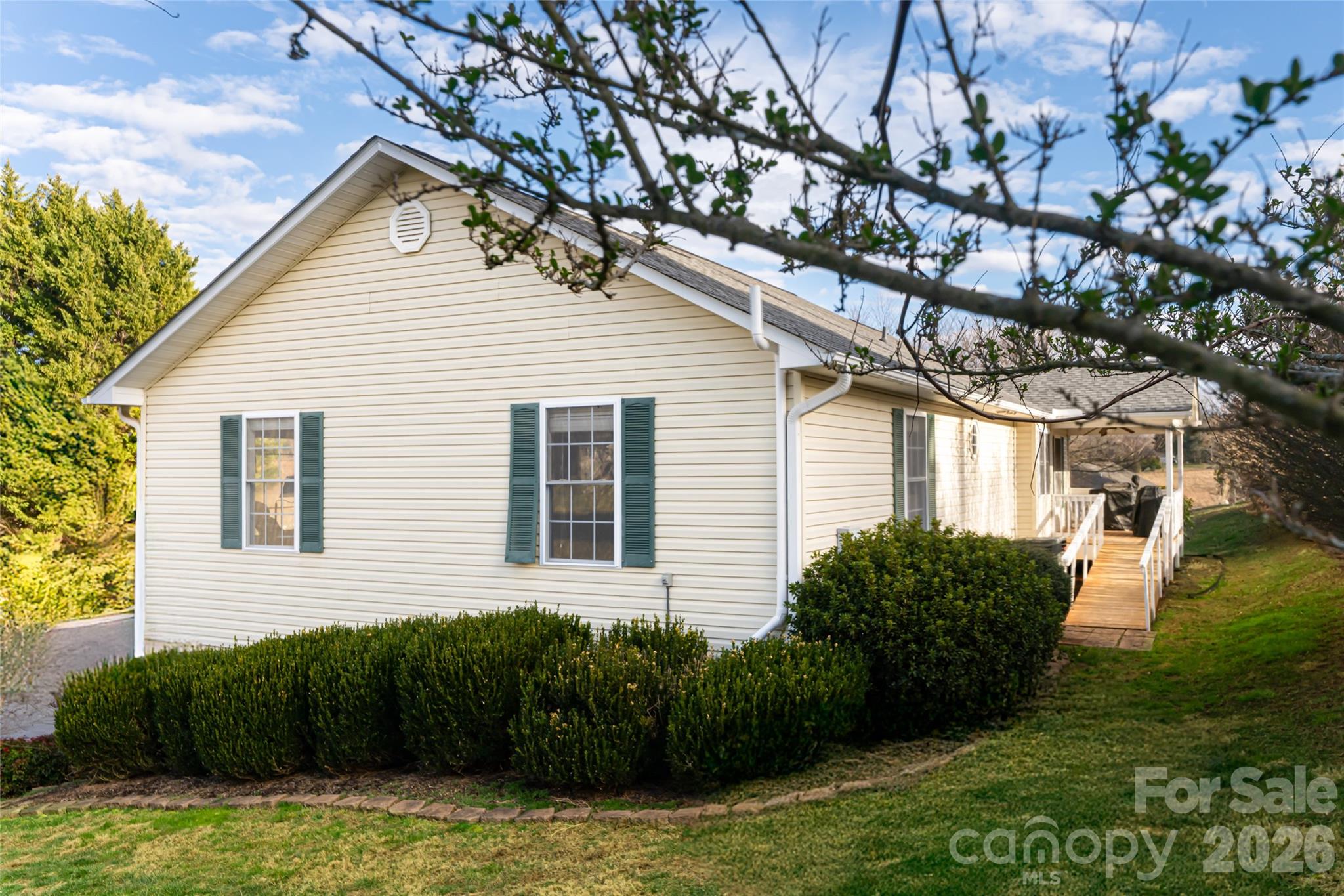 16 Kinsale Drive Leicester NC 28748