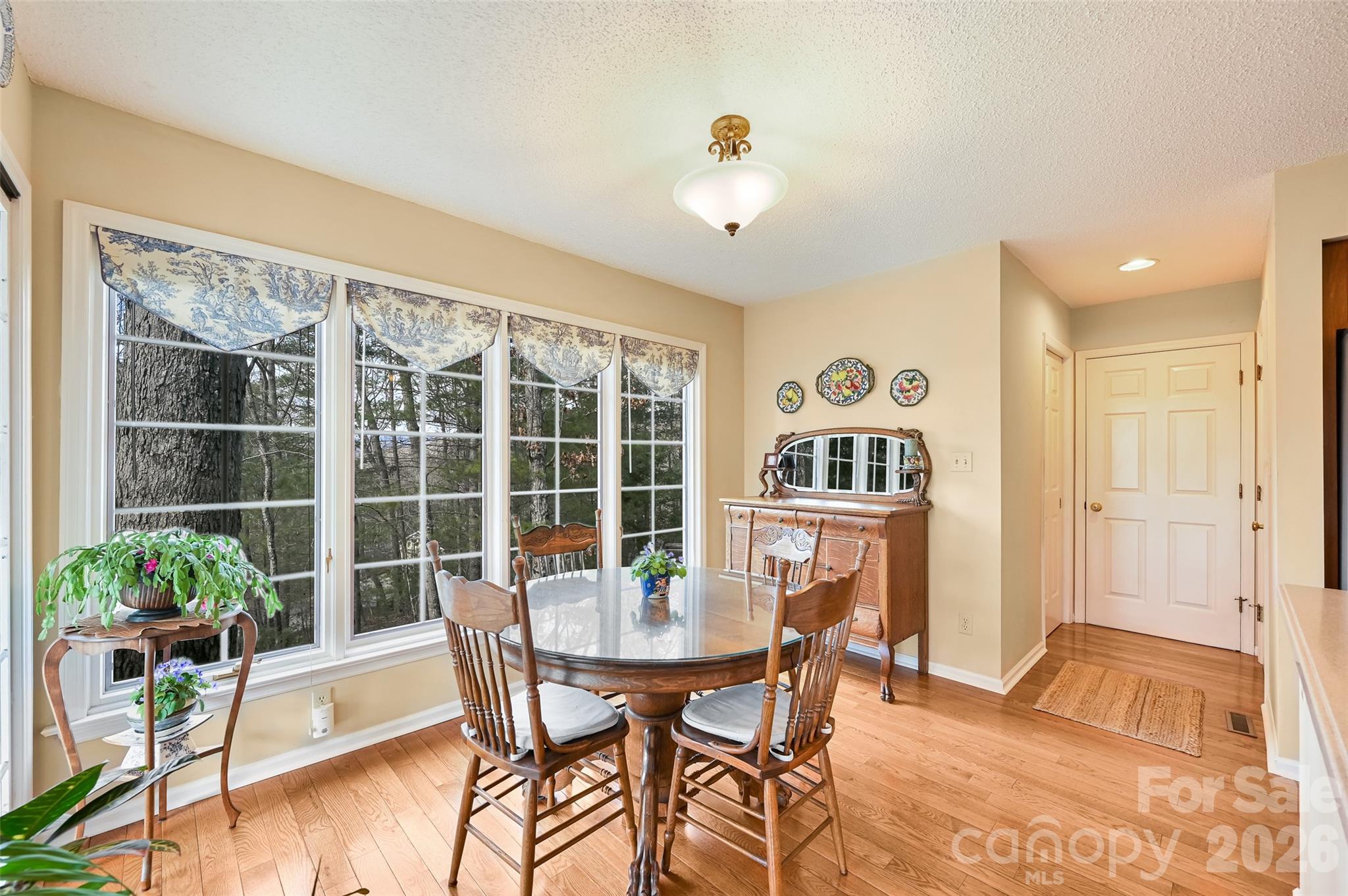 27 Cedar Summit Road Asheville NC 28803