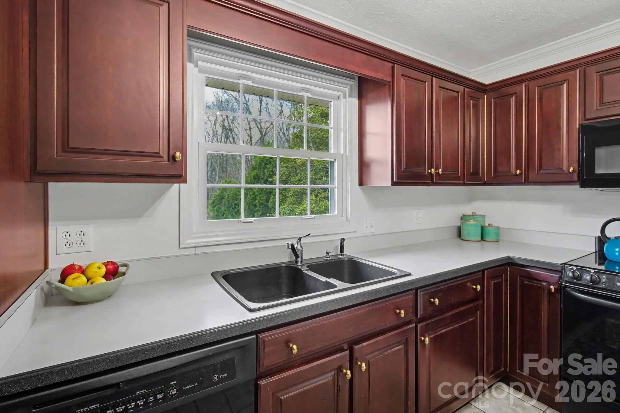24 Church Street Weaverville NC 28787