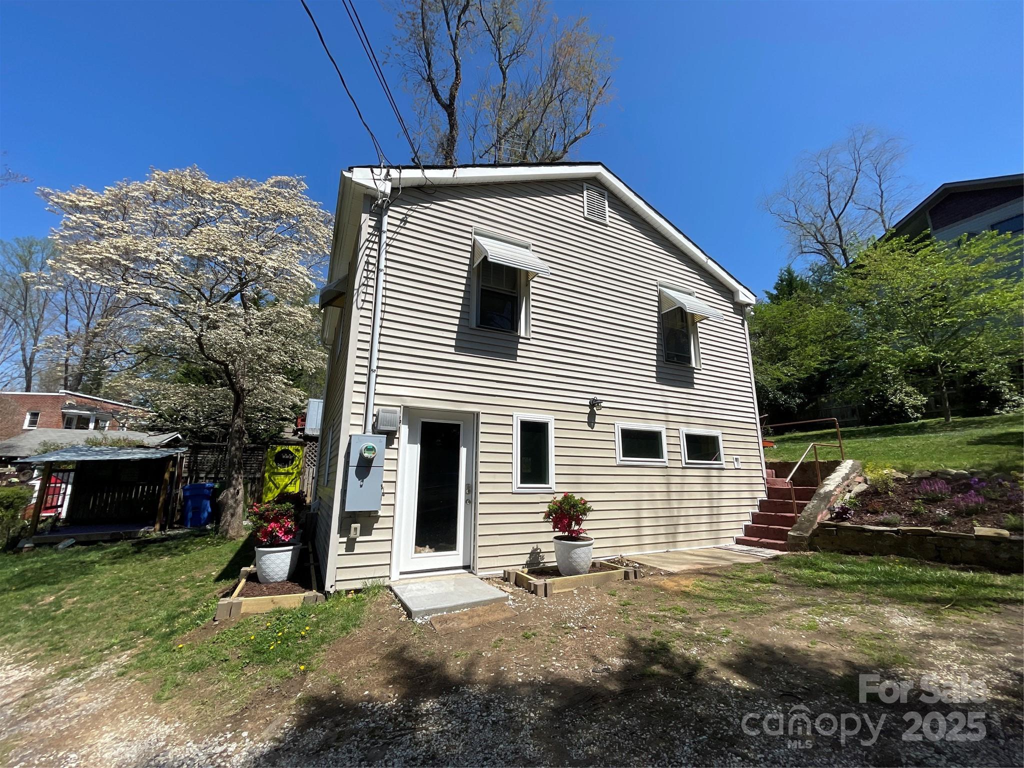 120 Sand Hill Road Asheville NC 28806