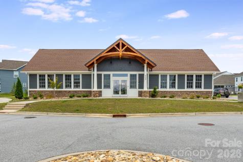 124 Creekview Road Hendersonville NC 28791
