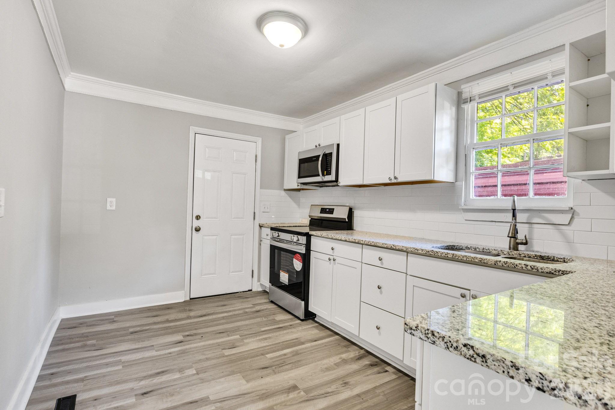 3637 Glenville Avenue Charlotte NC 28215