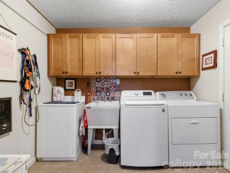 597 Sweetwater Ridge Road Burnsville NC 28714