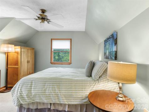 597 Sweetwater Ridge Road Burnsville NC 28714