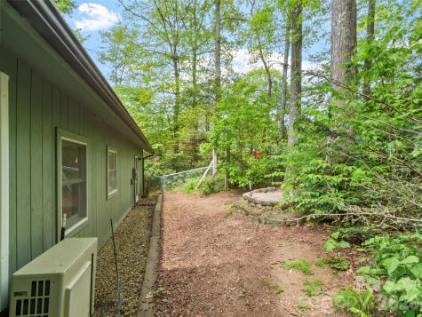 597 Sweetwater Ridge Road Burnsville NC 28714