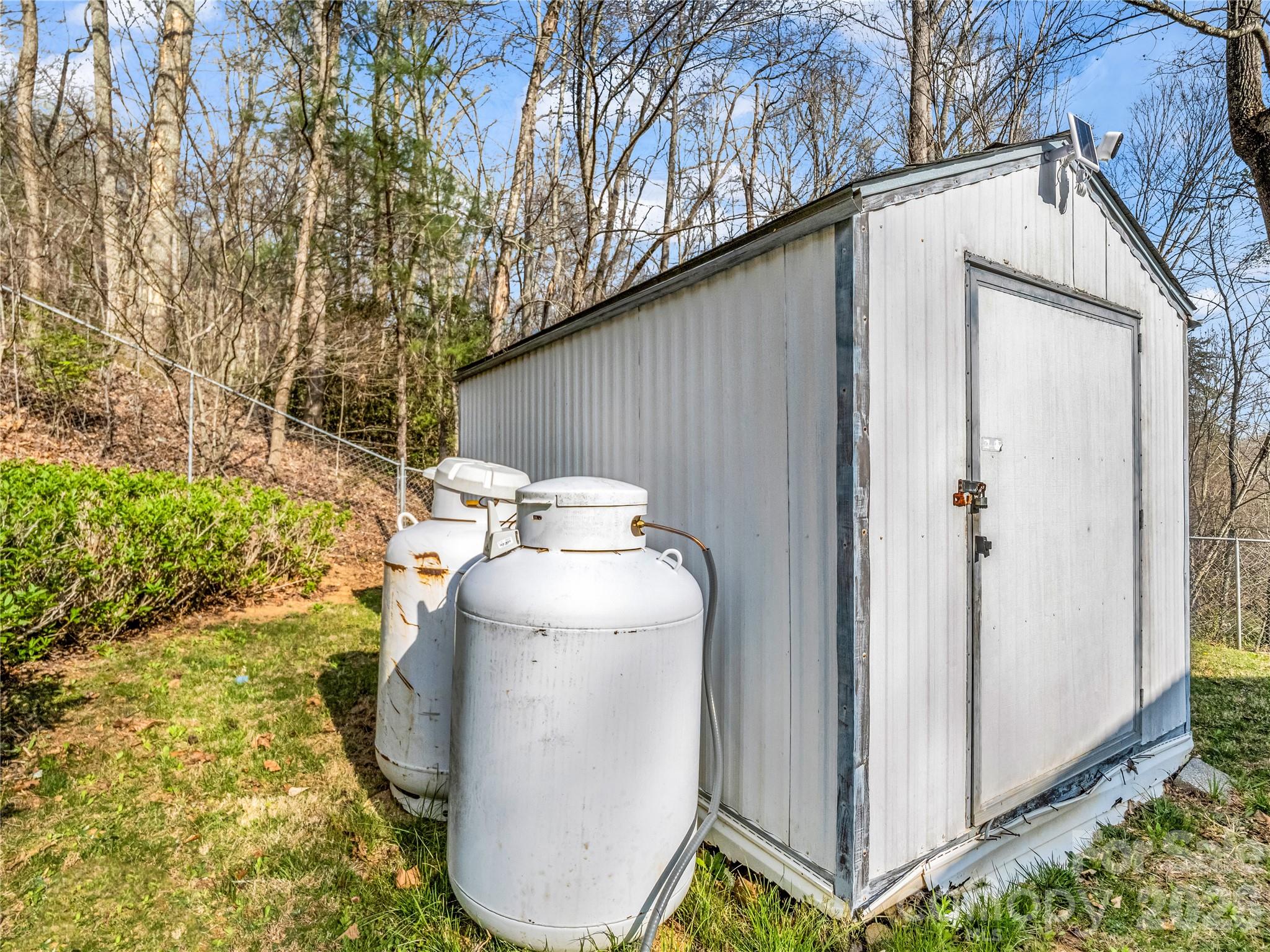 48 Laurel Cove Road Leicester NC 28748