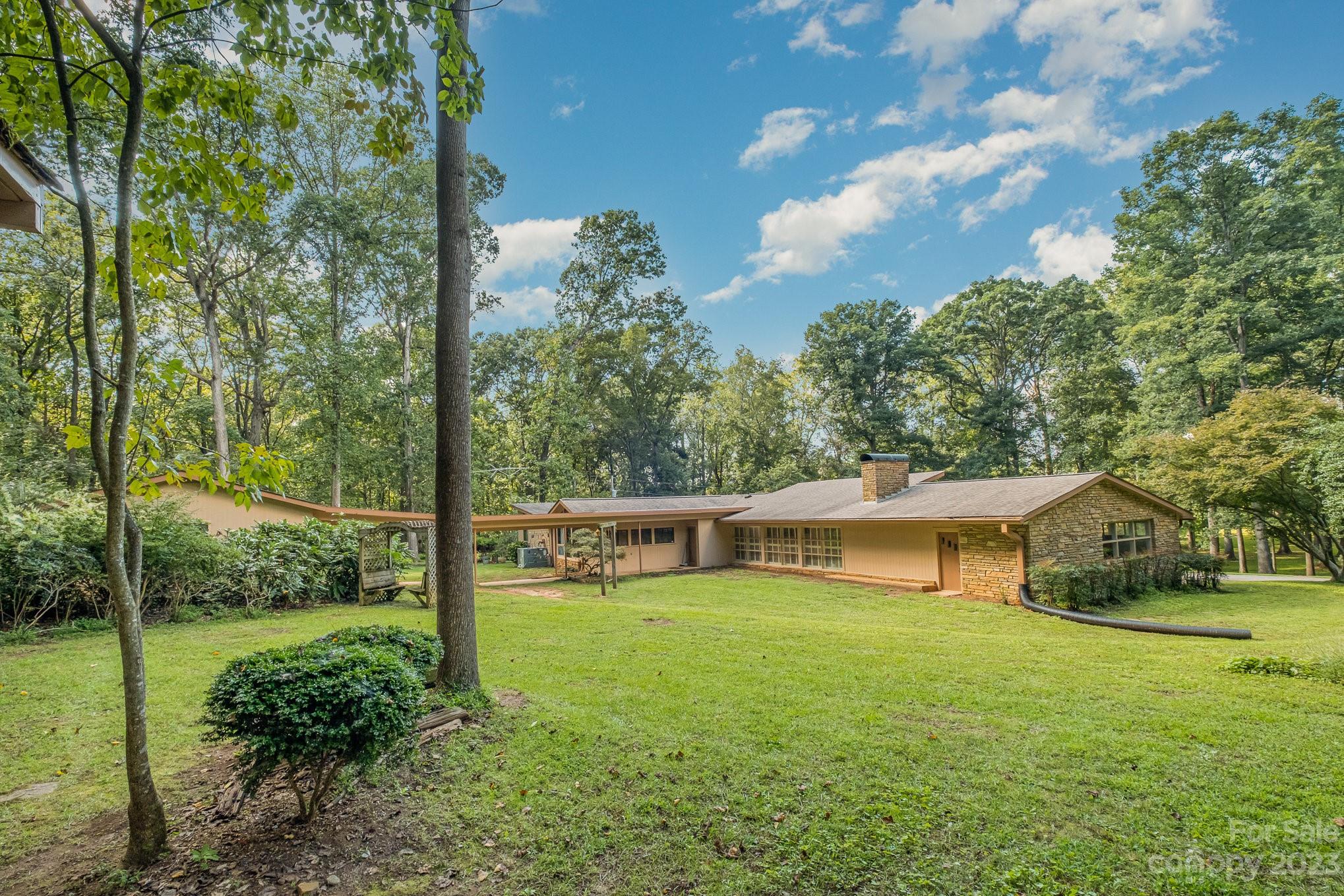 2756 Peachtree Road Statesville NC 28625