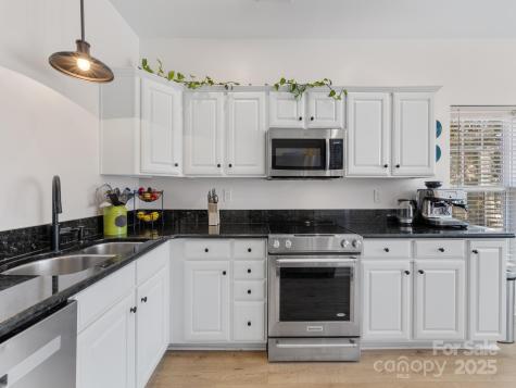 4022 Carl Parmer Drive Harrisburg NC 28075