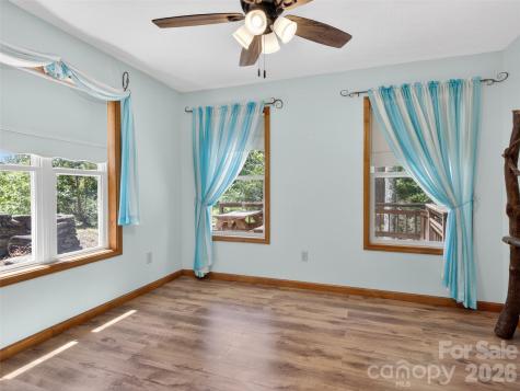 255 Westover Lane Burnsville NC 28714