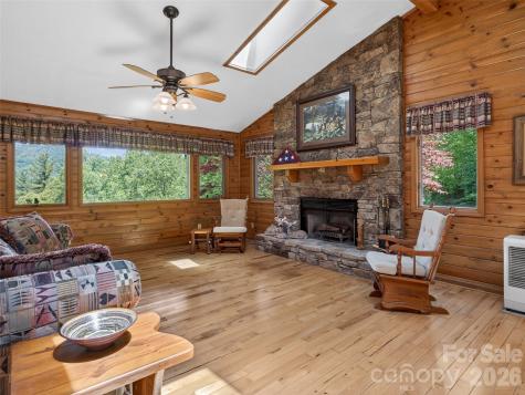 255 Westover Lane Burnsville NC 28714