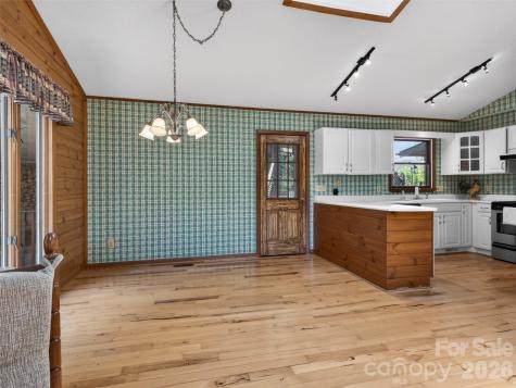 255 Westover Lane Burnsville NC 28714