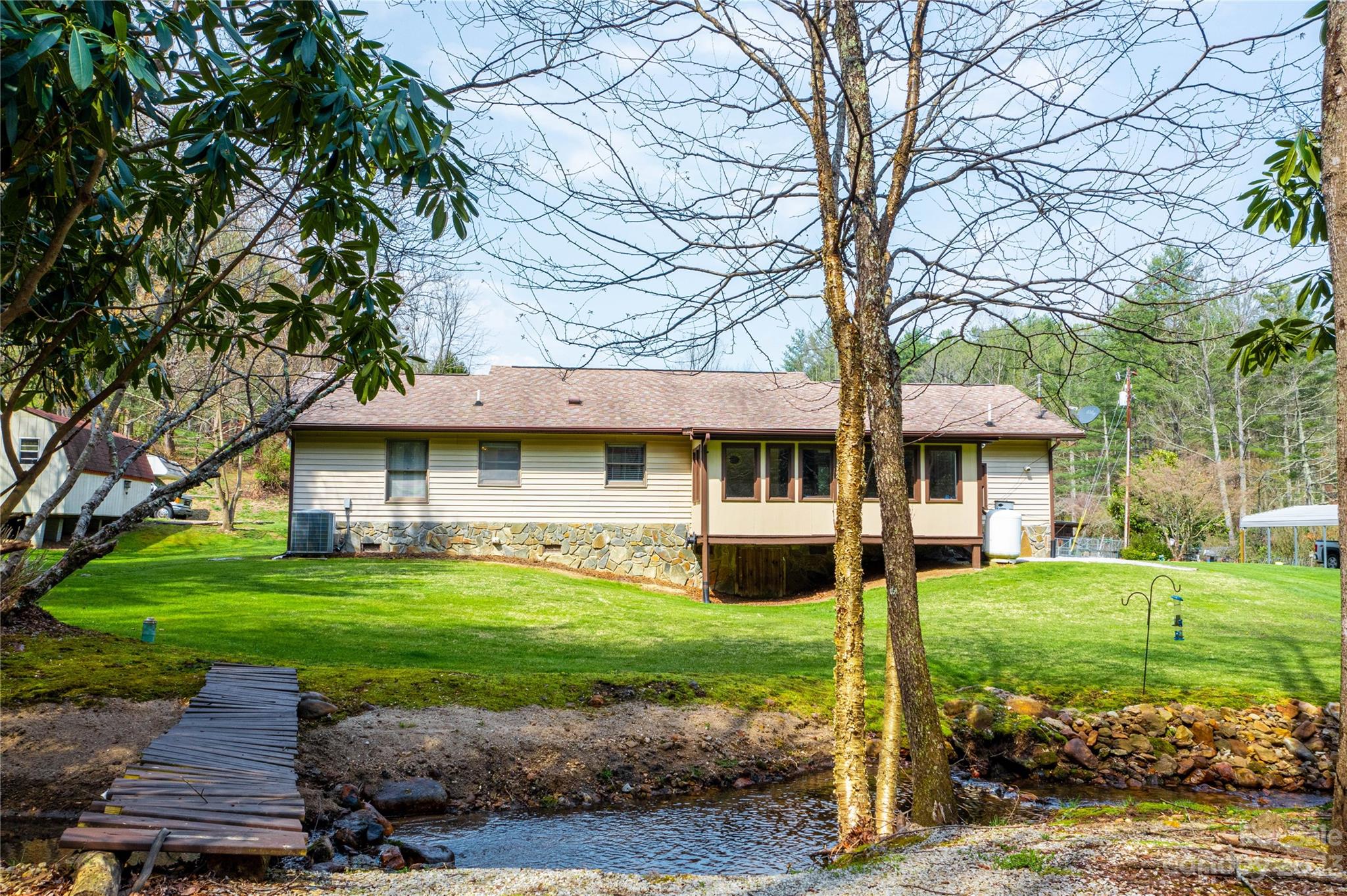 61 Troy Smith Lane Spruce Pine NC 28777