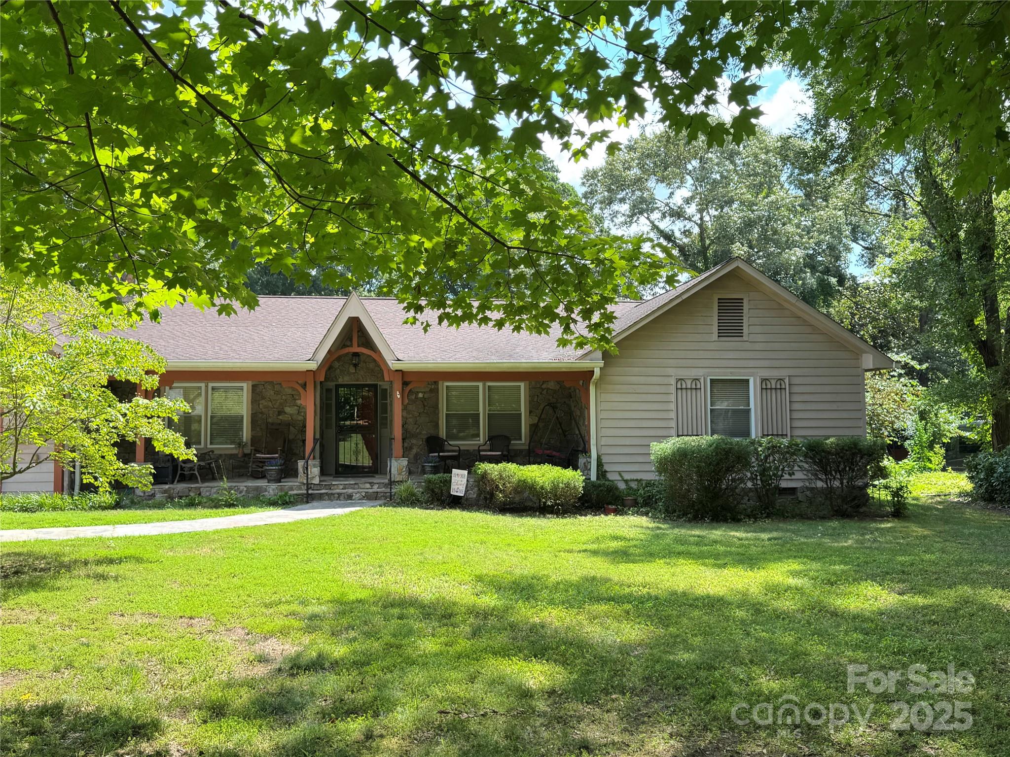1306 7th Street NW Hickory NC 28601