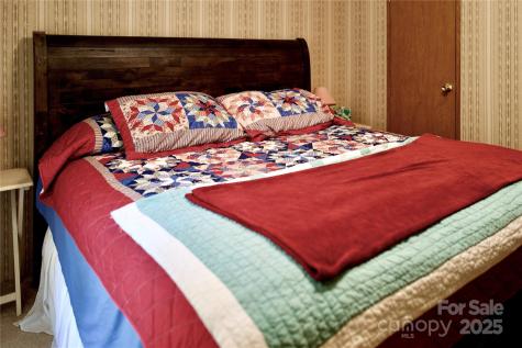 492 Chestnut Mountain Road Spruce Pine NC 28777