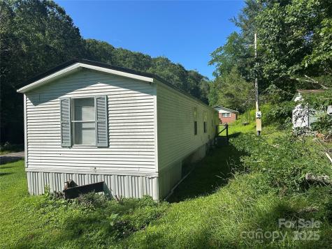 492 Chestnut Mountain Road Spruce Pine NC 28777