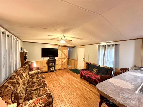 492 Chestnut Mountain Road Spruce Pine NC 28777