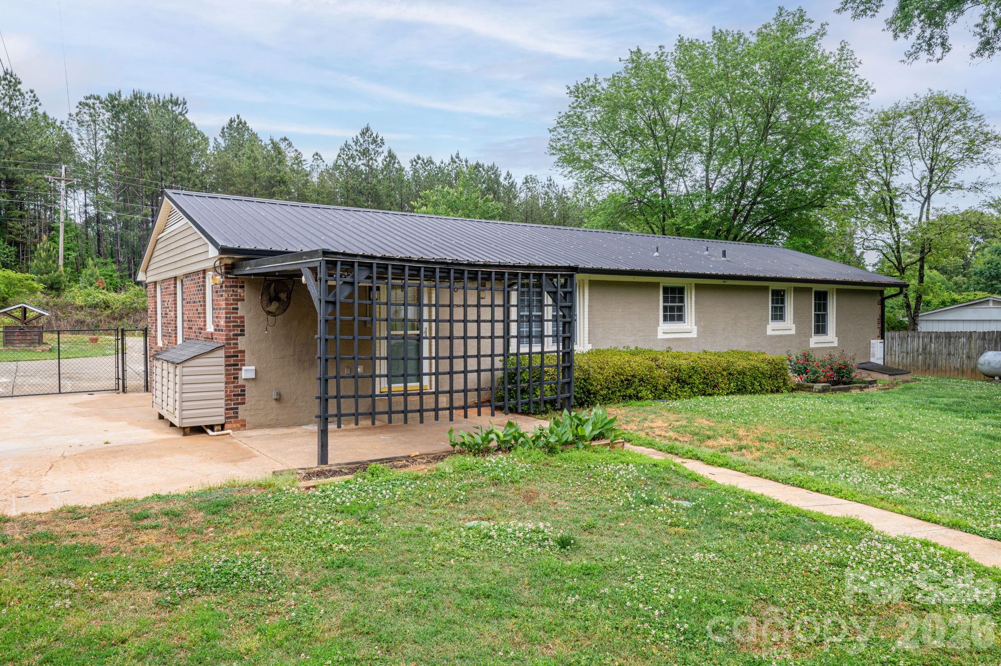 5519 Dallas High Shoals Highway Dallas NC 28034
