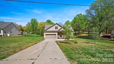 1880 Chestnut Grove Road King NC 27021