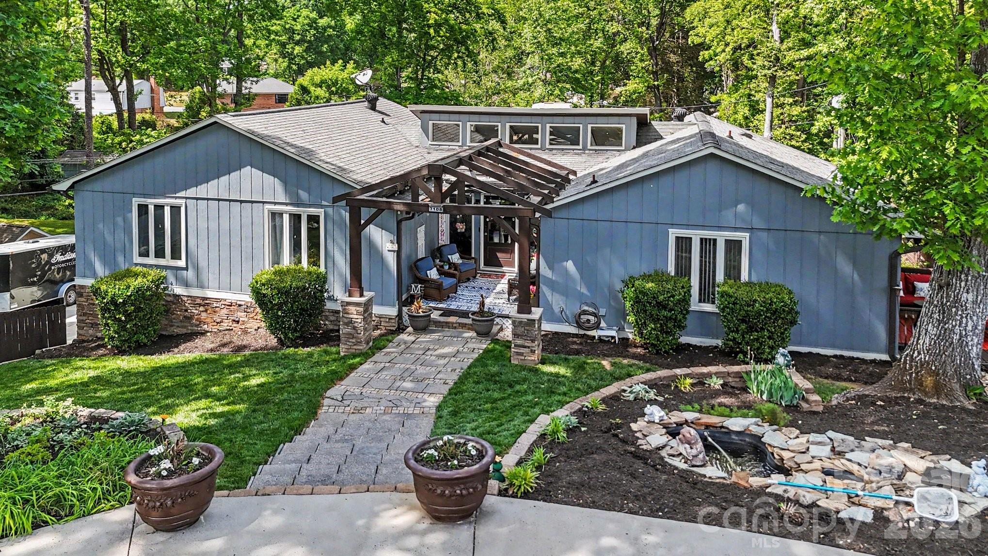 7108 Hollyhouse Drive Charlotte NC 28215