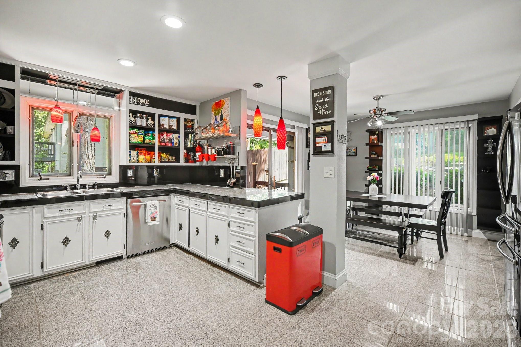 7108 Hollyhouse Drive Charlotte NC 28215