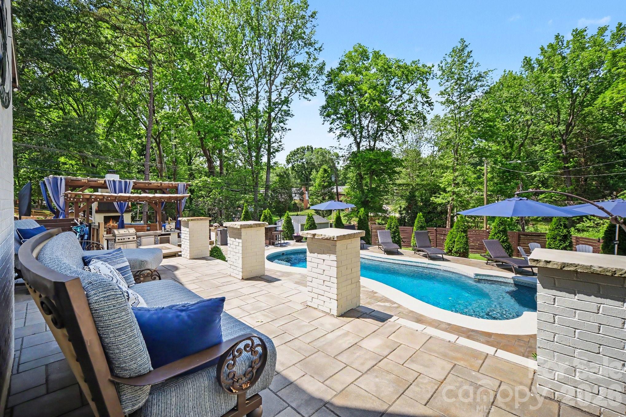 7108 Hollyhouse Drive Charlotte NC 28215
