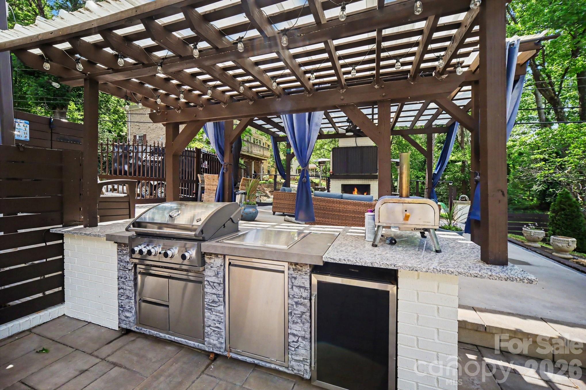 7108 Hollyhouse Drive Charlotte NC 28215