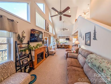 305 Majestic Mountain Drive Burnsville NC 28714