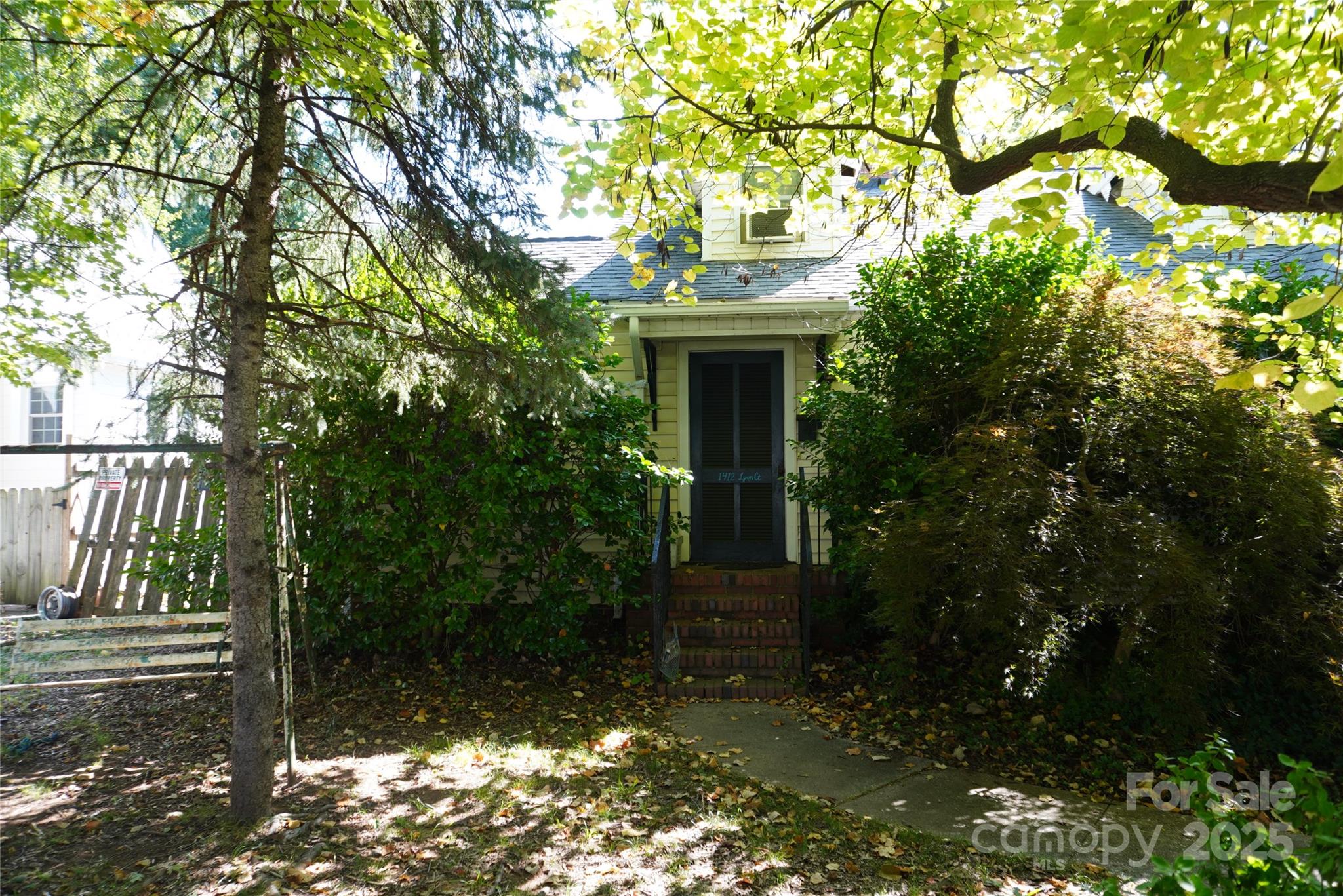 1412 Lyon Court Charlotte NC 28205