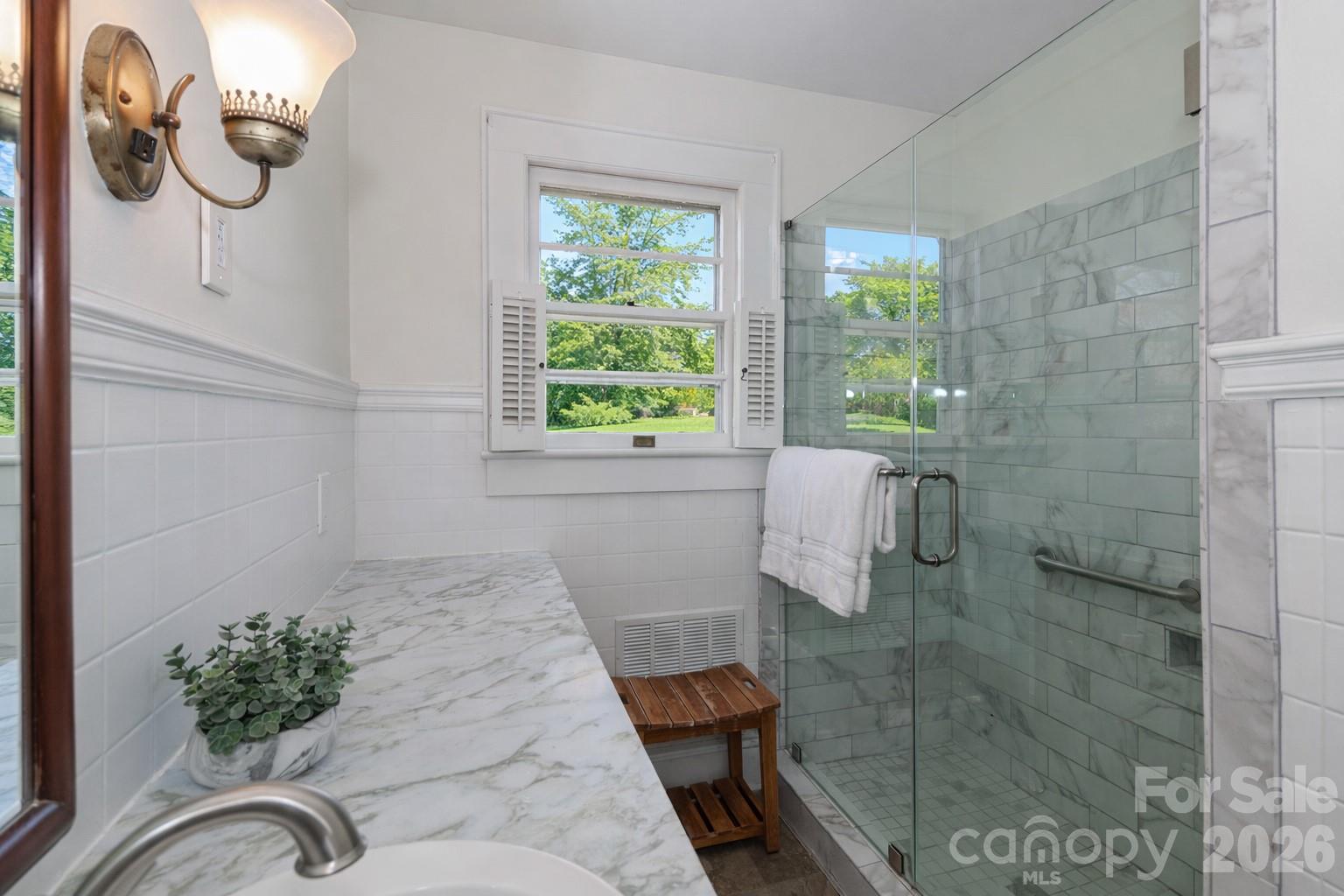 216 31st Avenue NW Hickory NC 28601