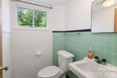 216 31st Avenue NW Hickory NC 28601