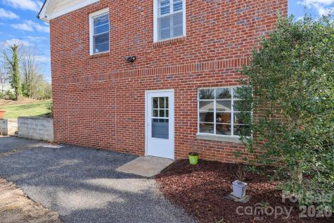 216 31st Avenue NW Hickory NC 28601