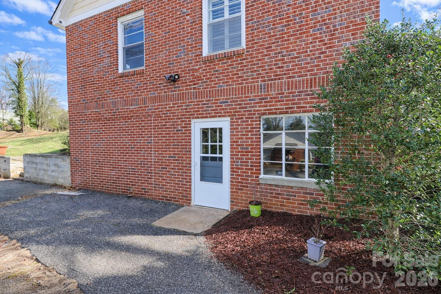 216 31st Avenue NW Hickory NC 28601
