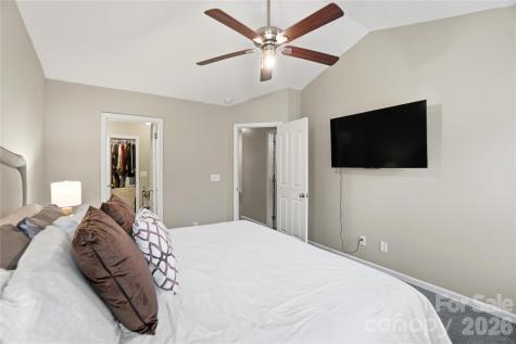 8729 Fox Chase Lane Charlotte NC 28269