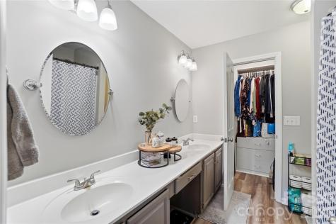 8729 Fox Chase Lane Charlotte NC 28269